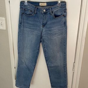 Brad Gap 1969. Size 28. Slim crop jean.